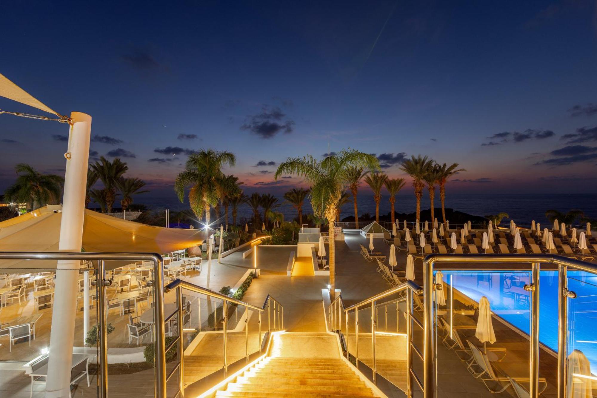 Queens Bay Hotel Kissonerga Exterior foto